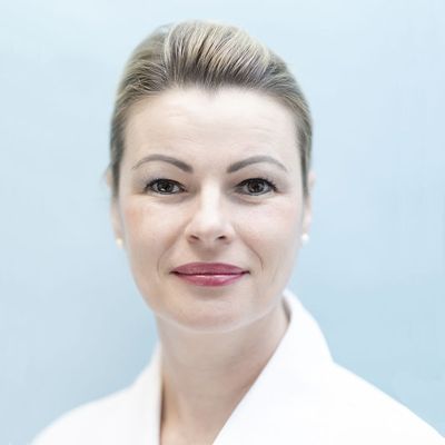 Dr. Sabine Falk 